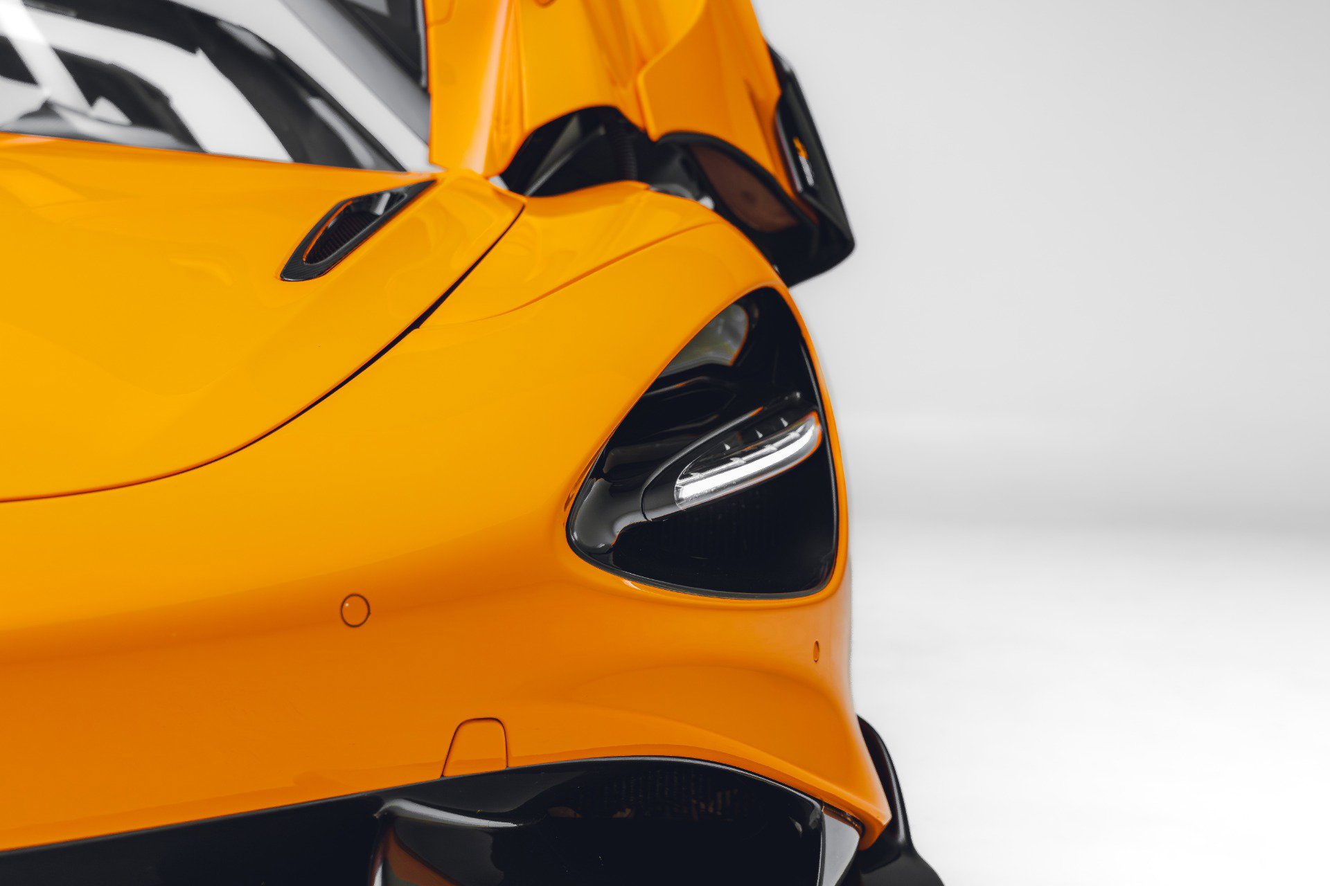 Used 2021 McLaren 765LT photo 16