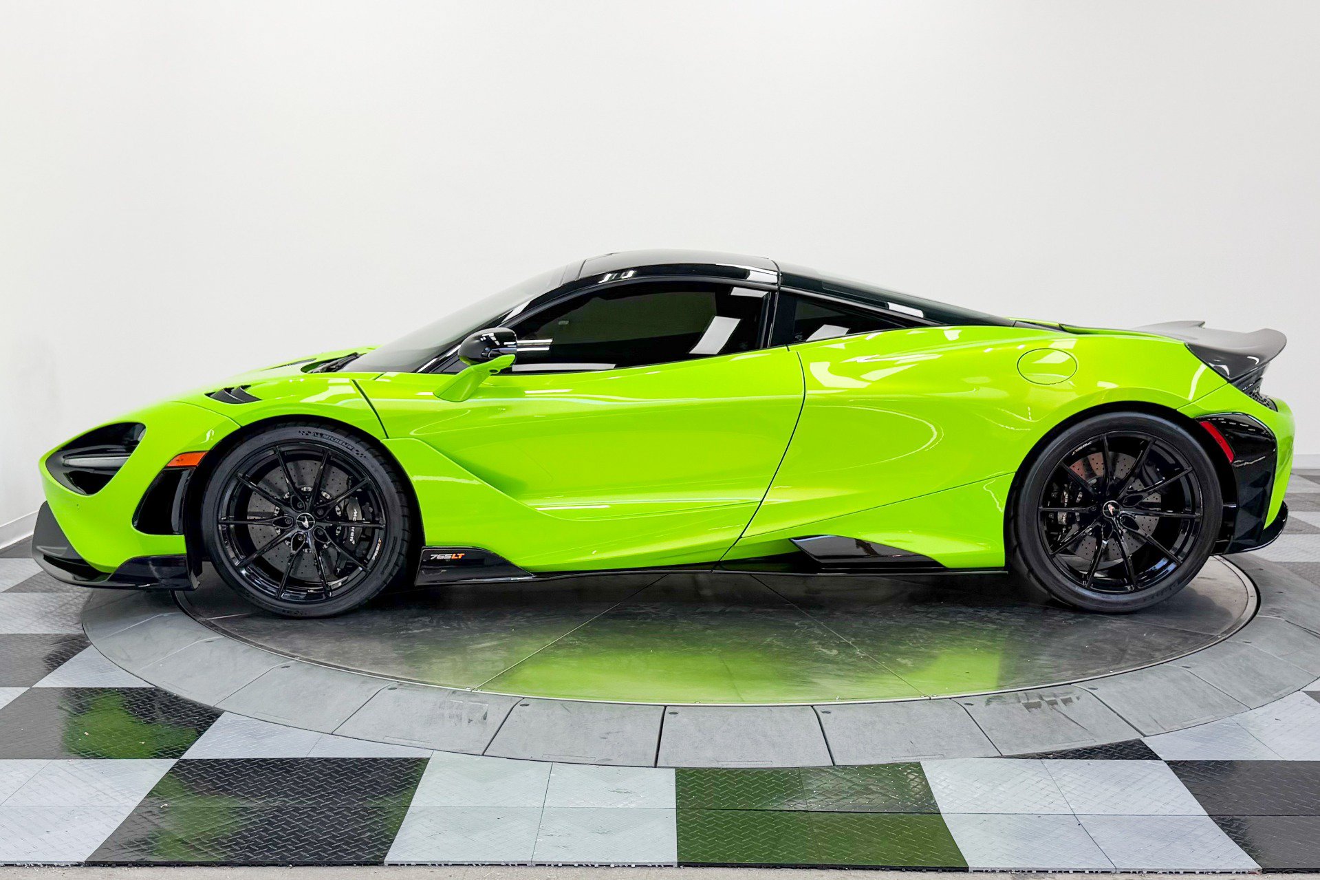 Used 2021 McLaren 765LT photo 6