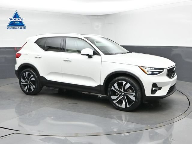 Used 2024 Volvo XC40 B5 Plus w/ Protection Package Premier