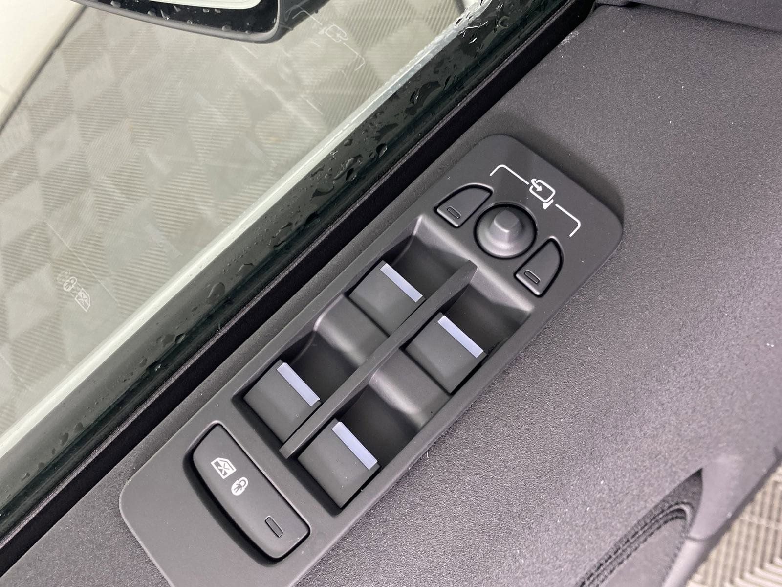 2025 Land Rover Discovery Sport S