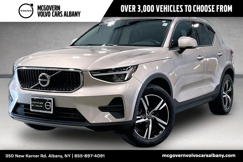Used 2023 Volvo XC40 B5 Core w/ Convenience Package