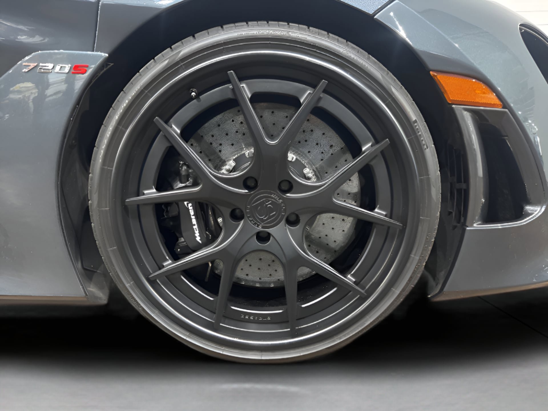 Used 2018 McLaren 720S photo 21