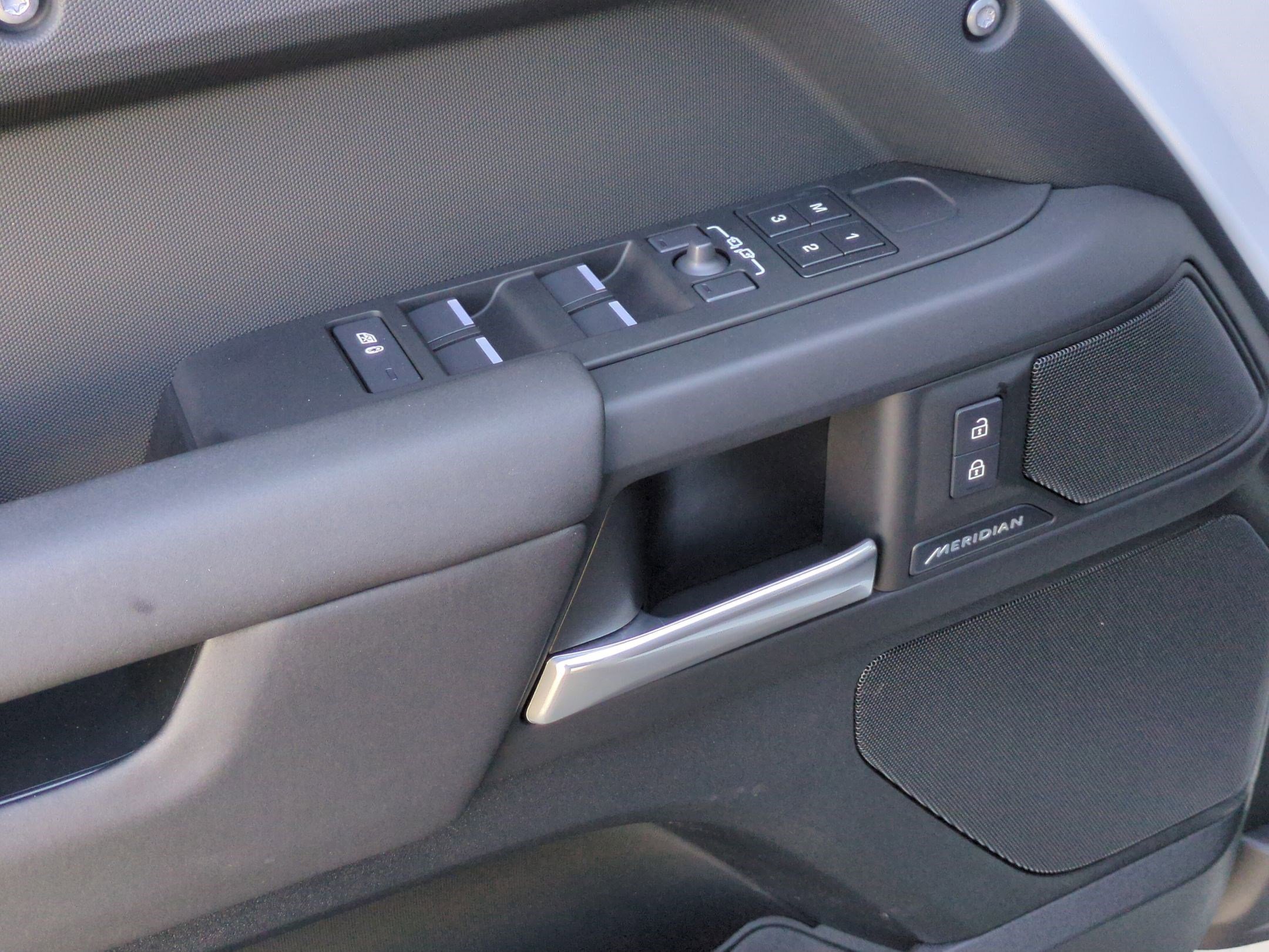 2025 Land Rover Defender 110 S