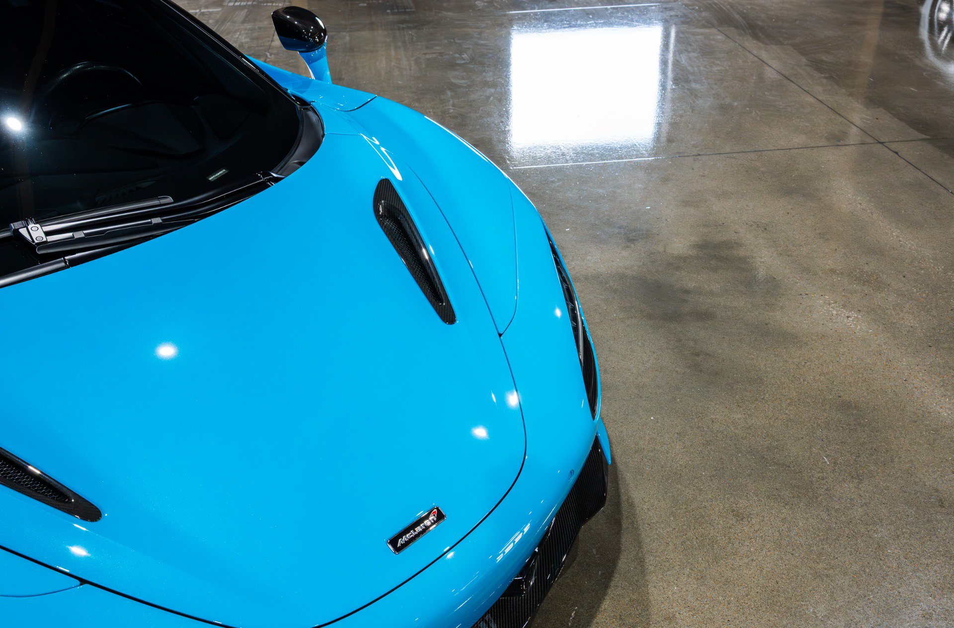 Used 2018 McLaren 720S Performance photo 17