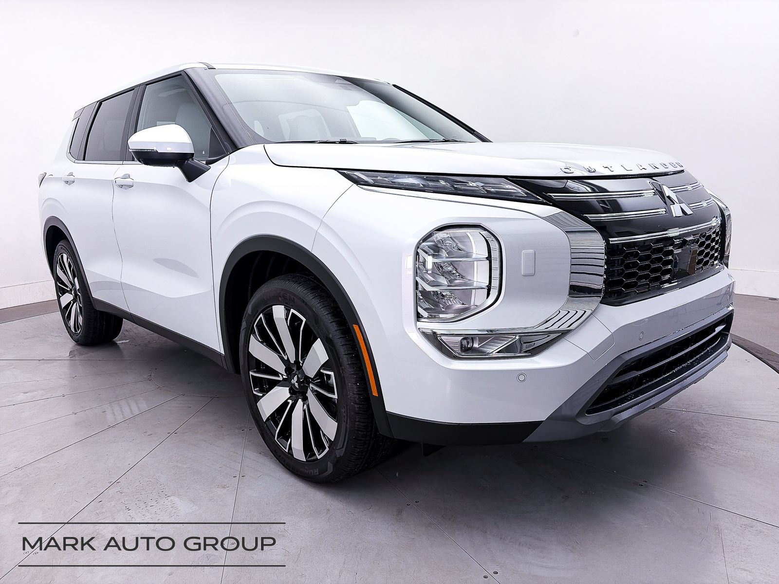 Used 2026 Mitsubishi Outlander SE