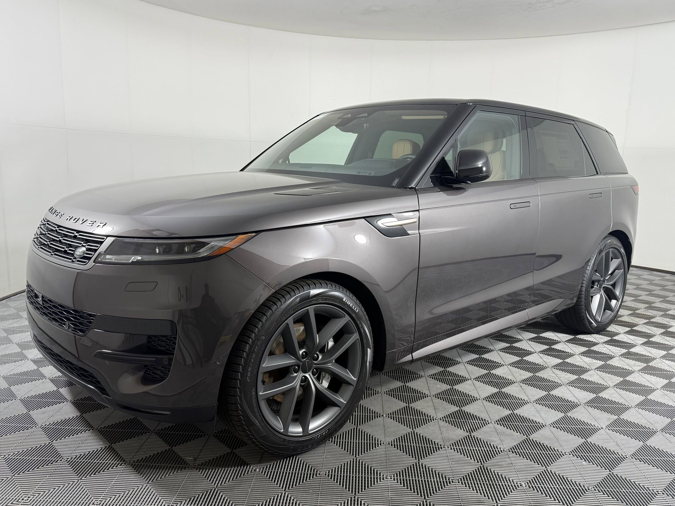 2026 Land Rover Range Rover Sport SE