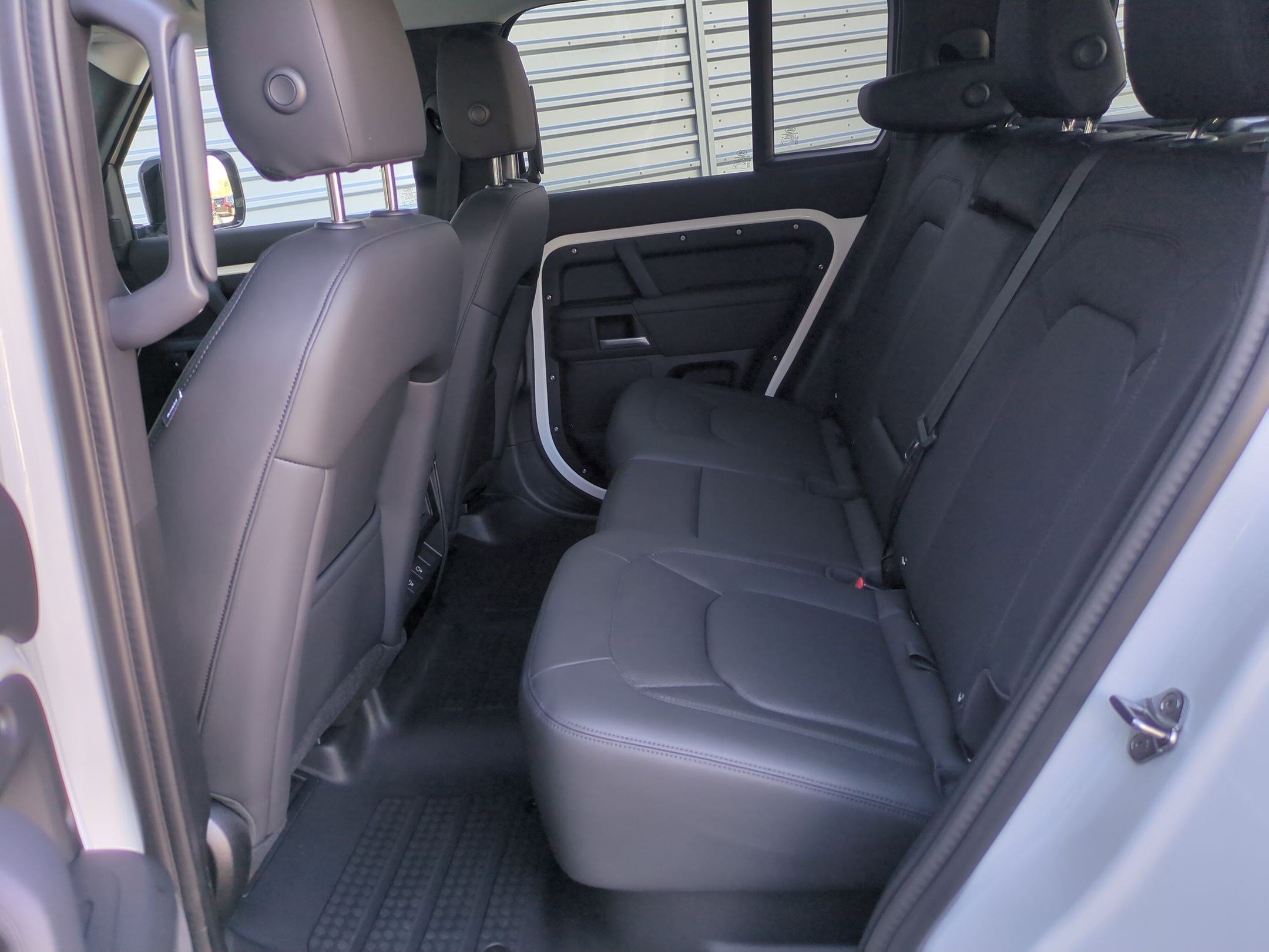 2025 Land Rover Defender 110 S