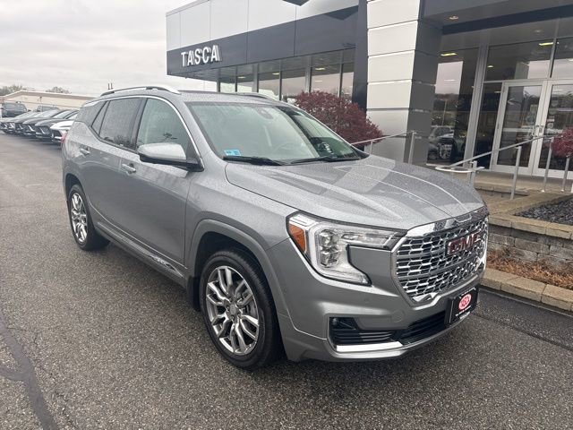 Used 2024 GMC Terrain Denali w/ Denali Premium Package