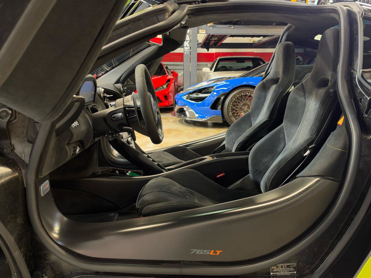 Used 2021 McLaren 765LT photo 17