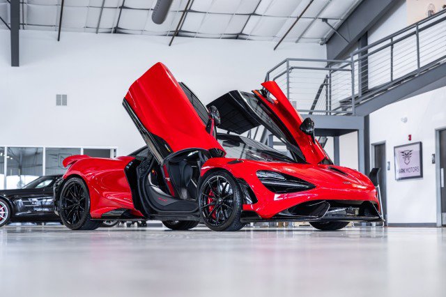 Used 2021 McLaren 765LT photo 8