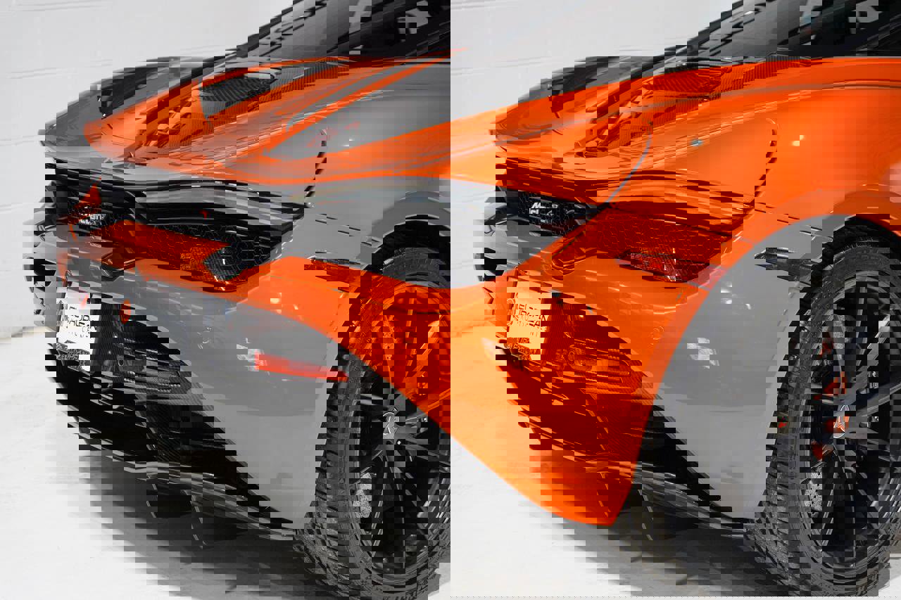 Used 2018 McLaren 720S Performance photo 24