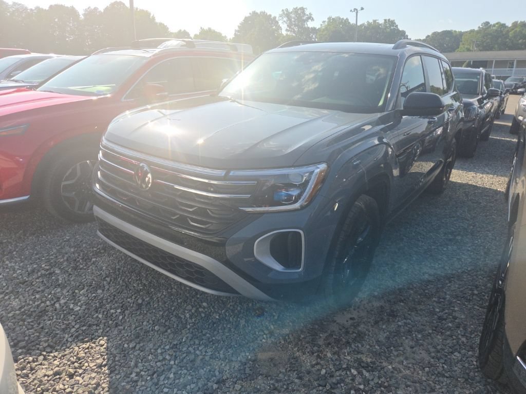 Used 2025 Volkswagen Atlas Peak Edition SE