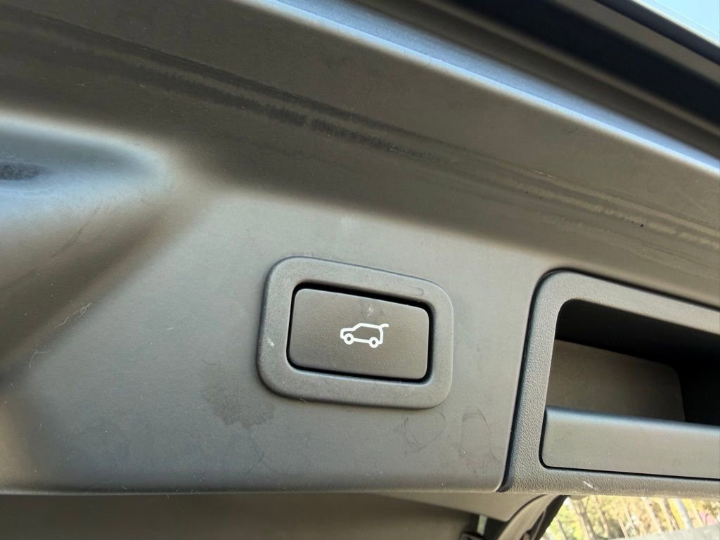 2022 Land Rover Range Rover Velar R-Dynamic S