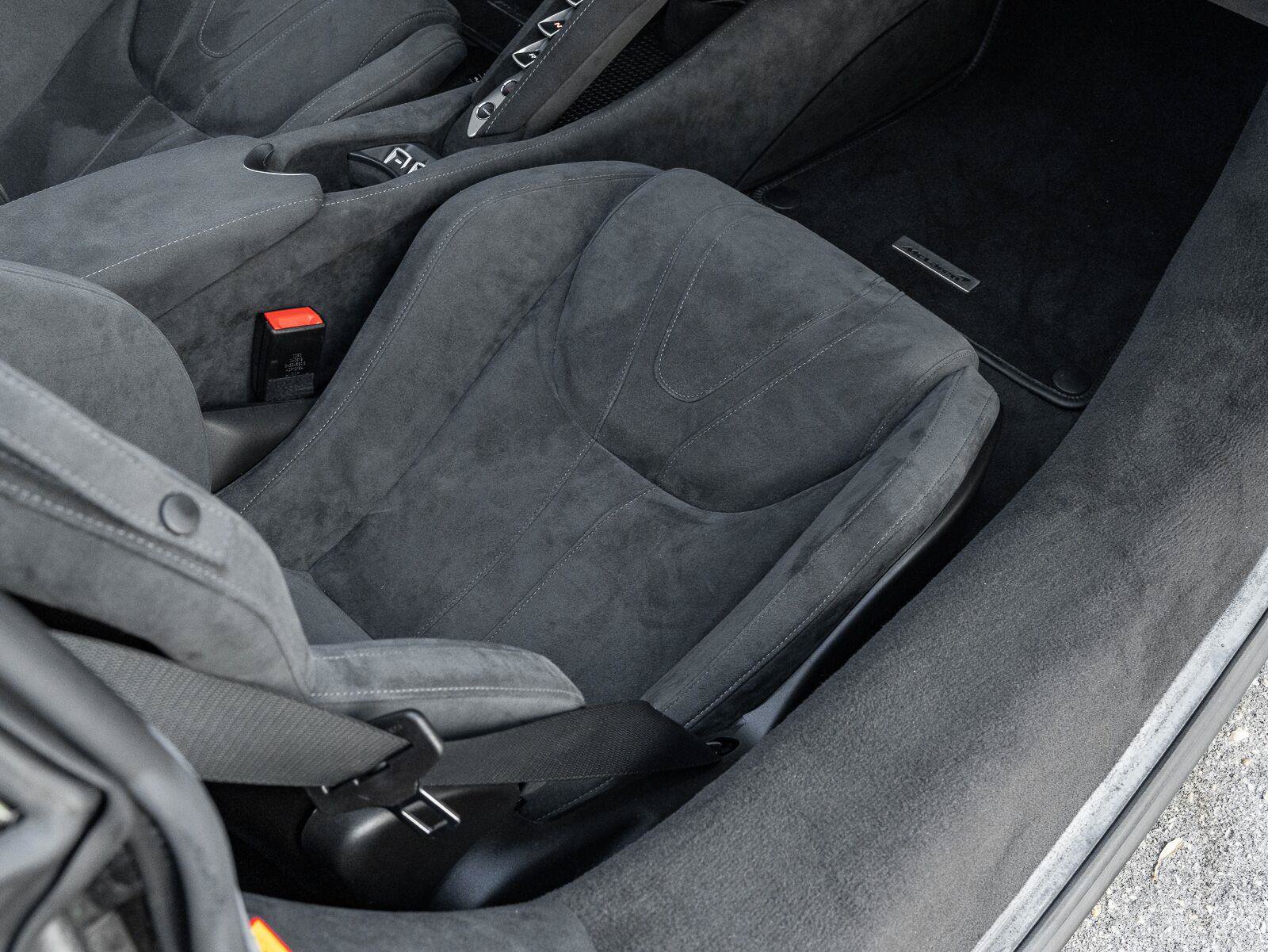 Used 2020 McLaren 720S Spider photo 32