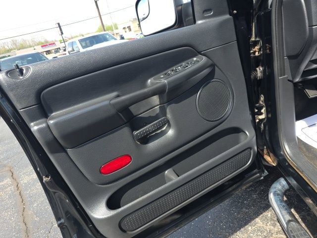 2004 Dodge Ram 2500 Truck SLT