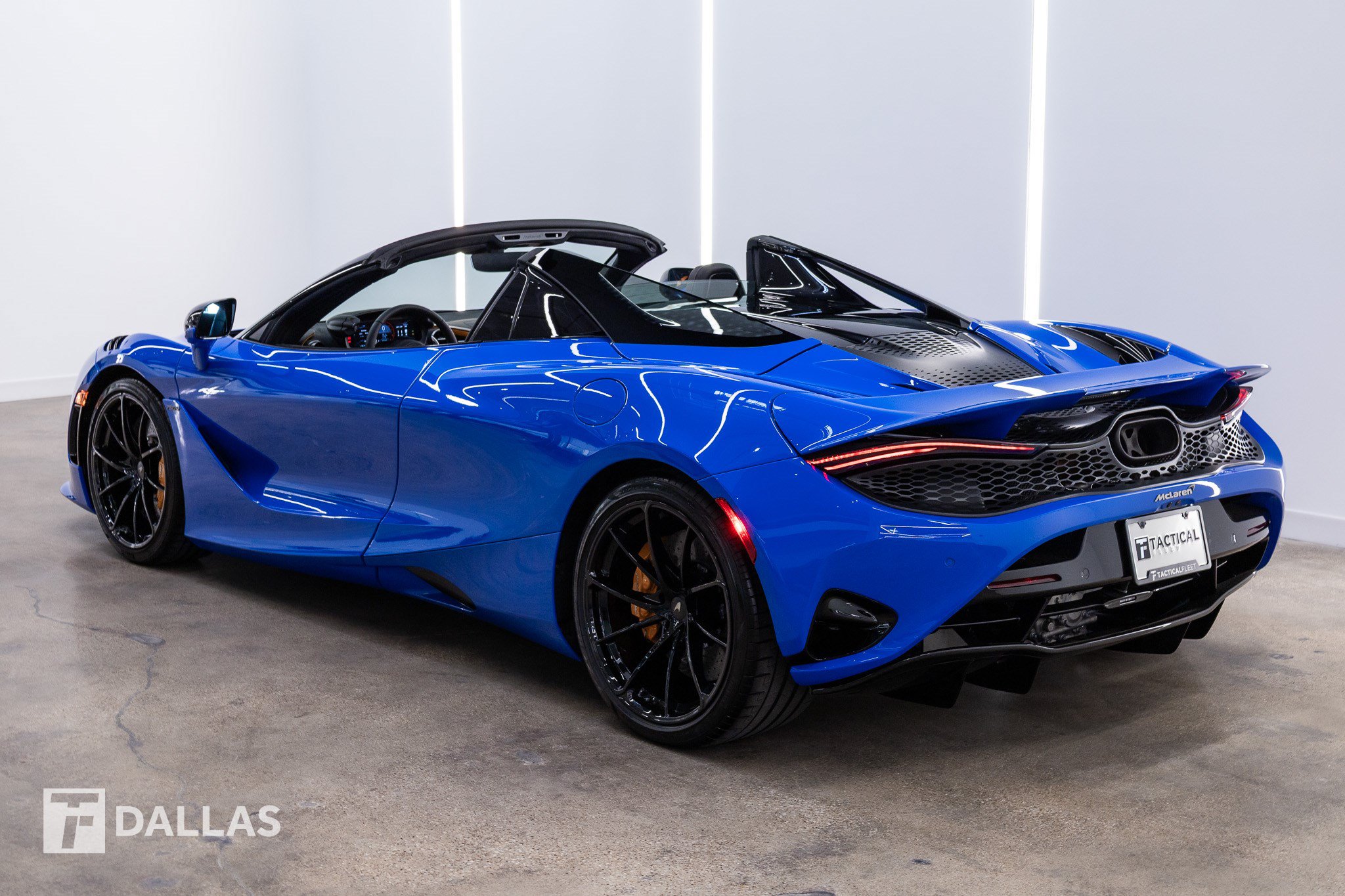 Used 2027 McLaren 750S Spider photo 8