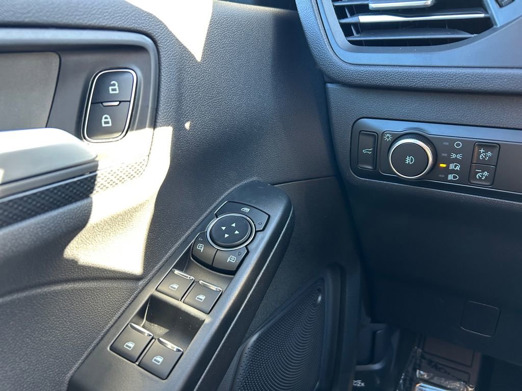 2026 Ford Escape ST-Line Select