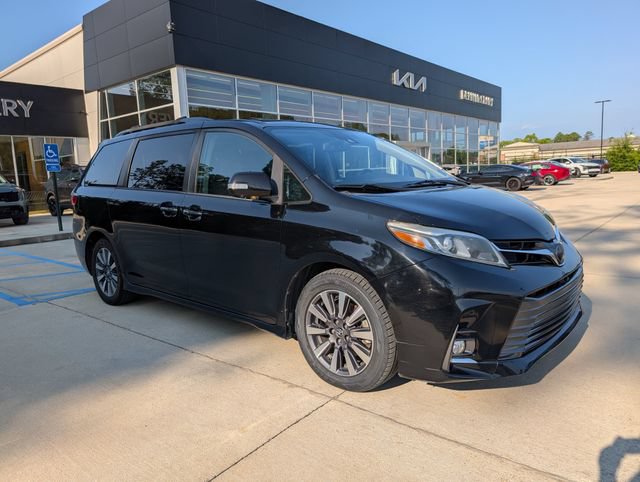Used 2018 Toyota Sienna Limited Premium