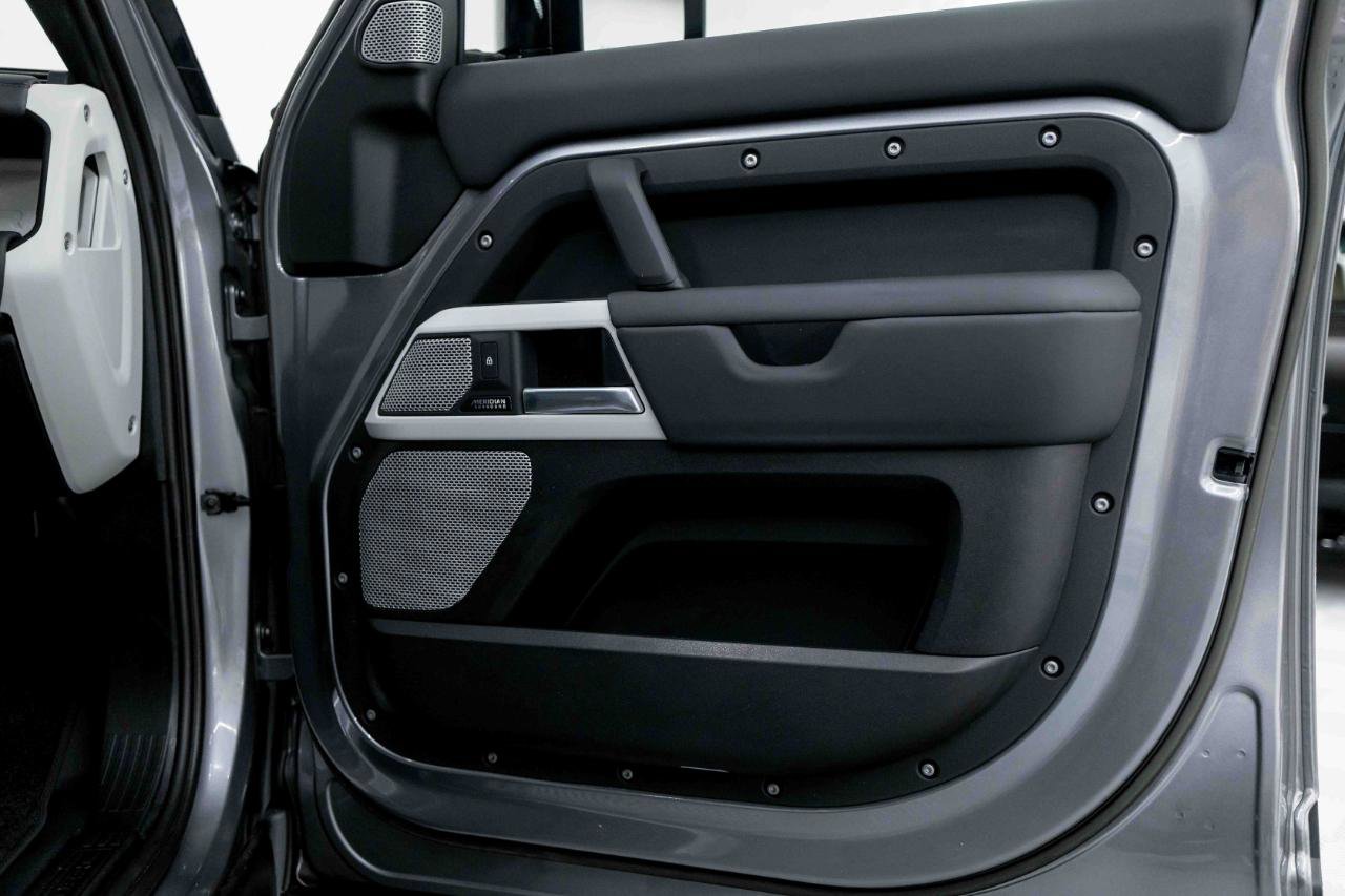 2023 Land Rover Defender 130 SE