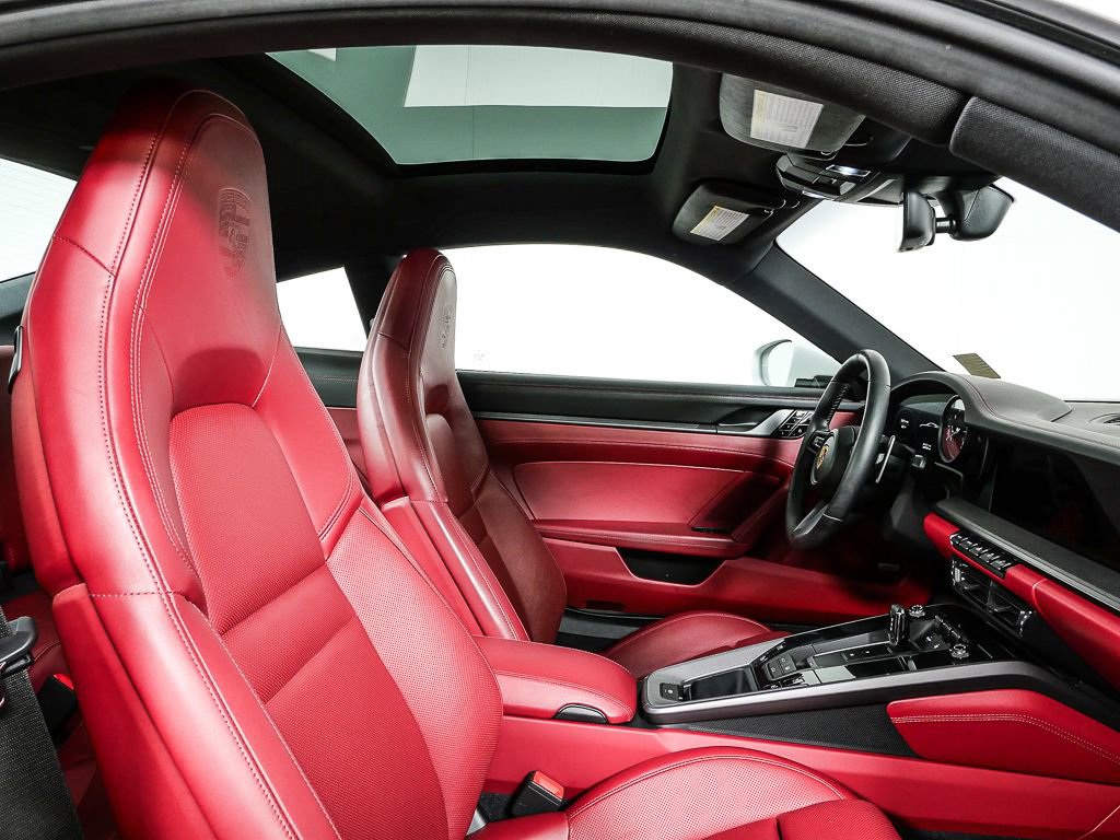 2020 Porsche 911 Carrera