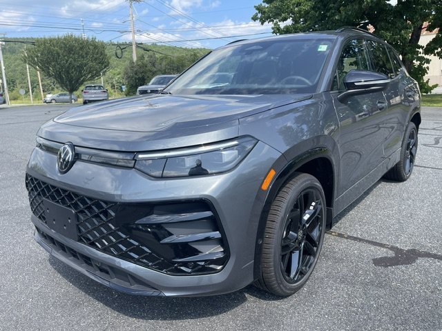 New 2026 Volkswagen Tiguan SE R-Line