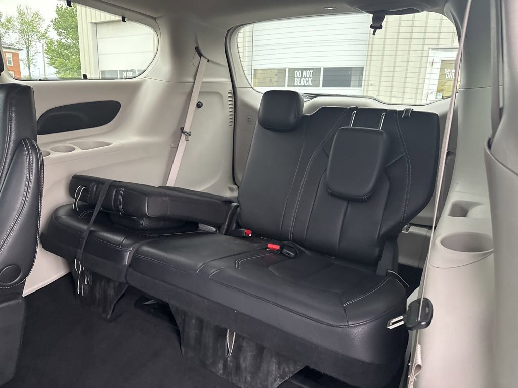 2022 Chrysler Pacifica Touring-L