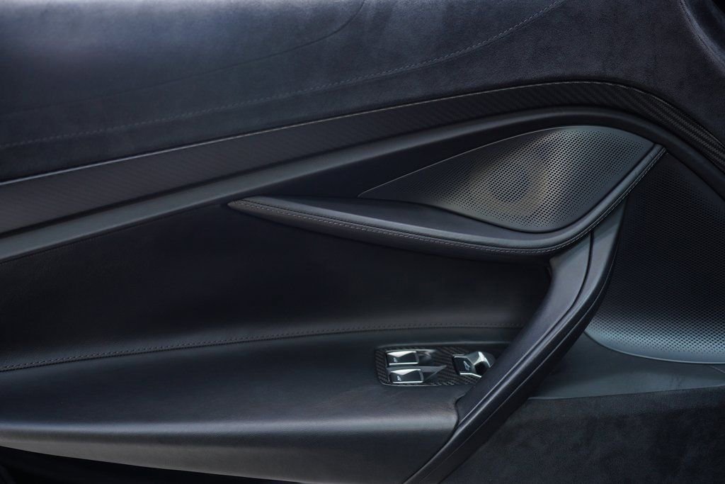 Used 2020 McLaren 720S Performance photo 37