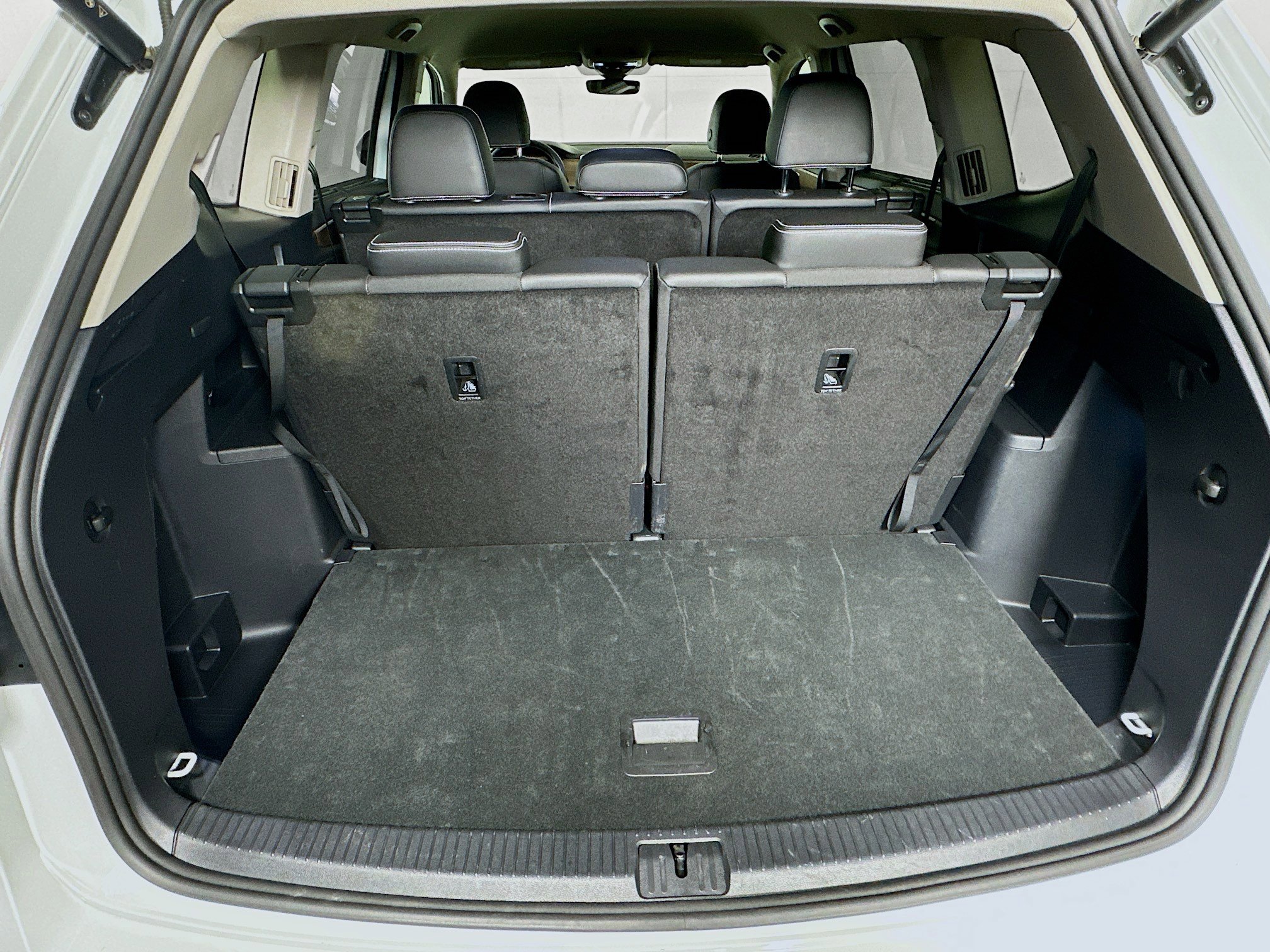 2025 Volkswagen Atlas SE