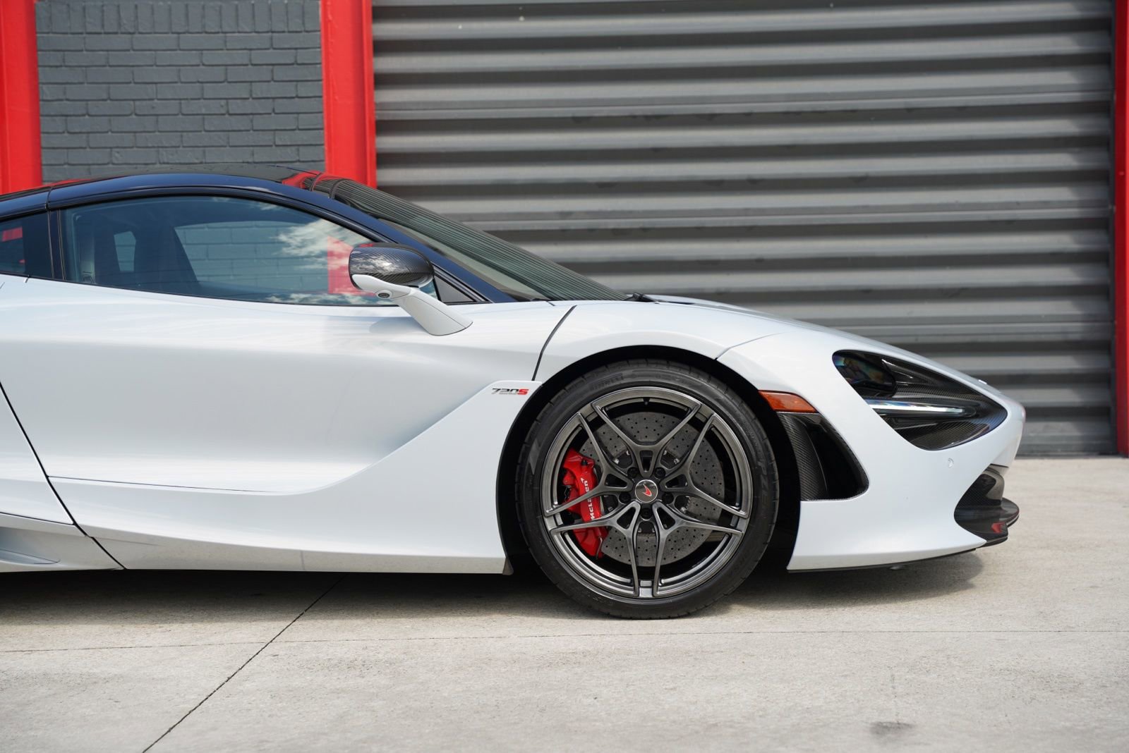 Used 2018 McLaren 720S photo 12