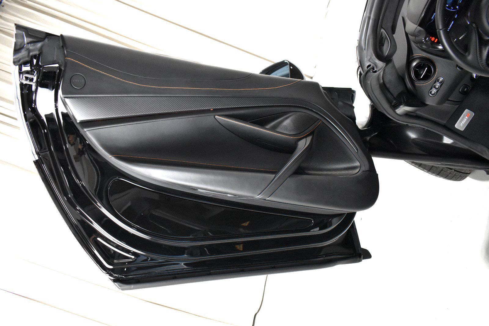 Used 2025 McLaren 750S Spider photo 45