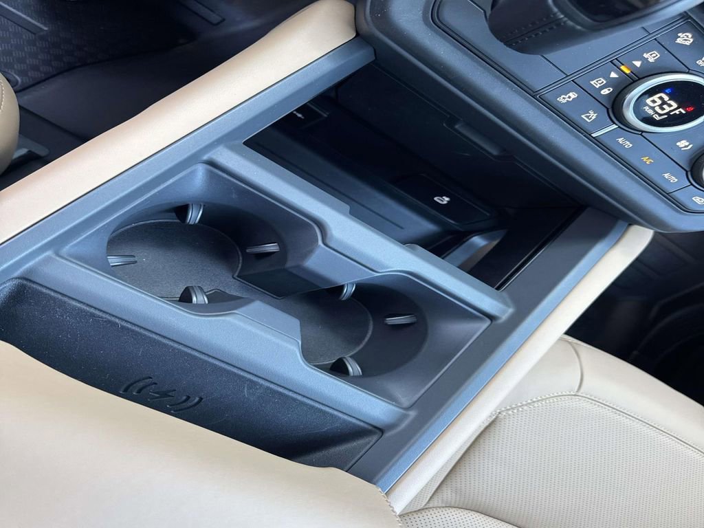 2026 Land Rover Defender 110 X-Dynamic SE