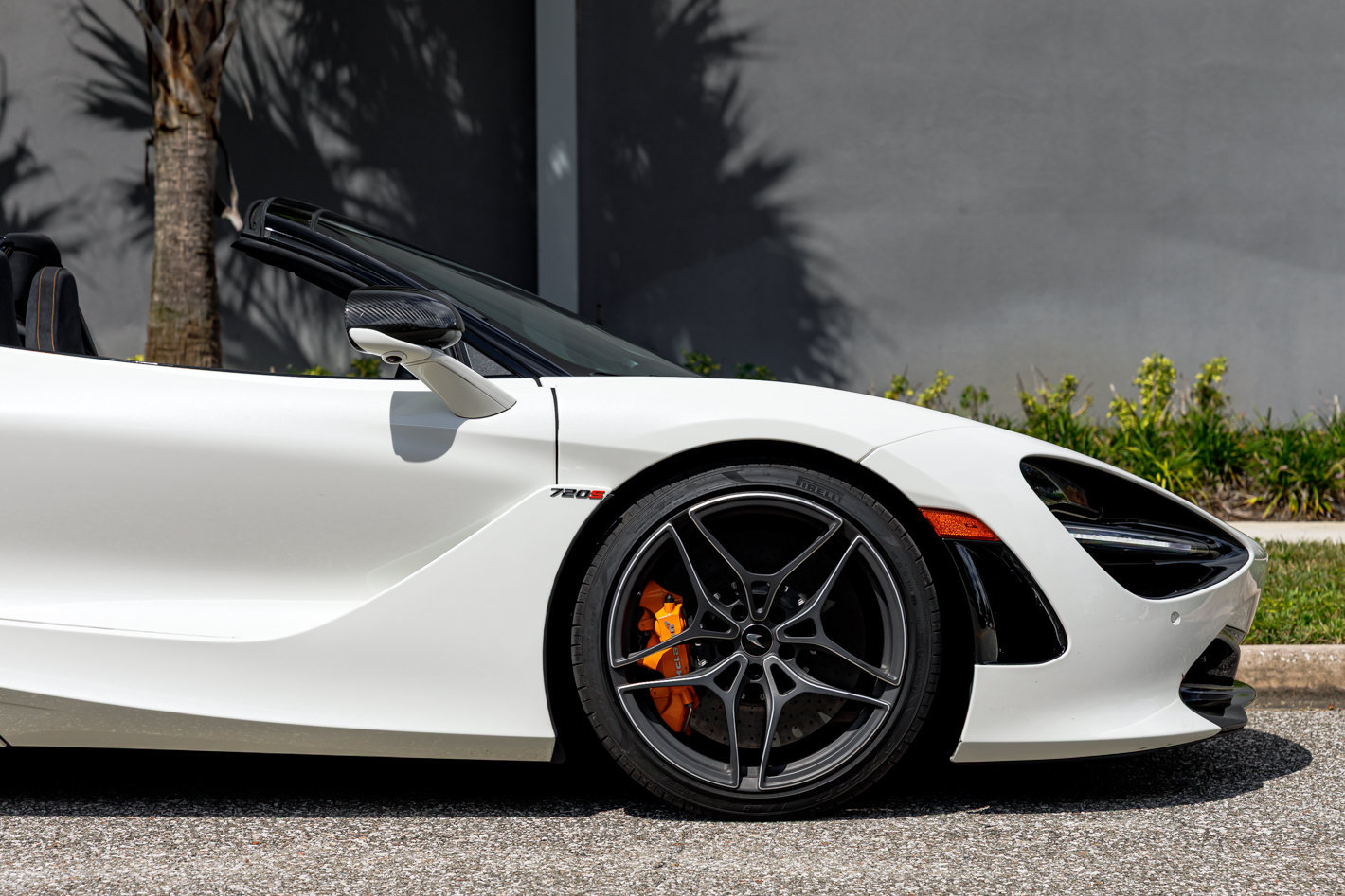 Used 2020 McLaren 720S Performance photo 18