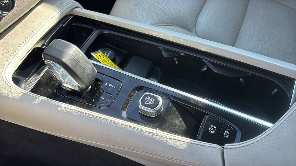 2023 Volvo Xc90 B5 Plus