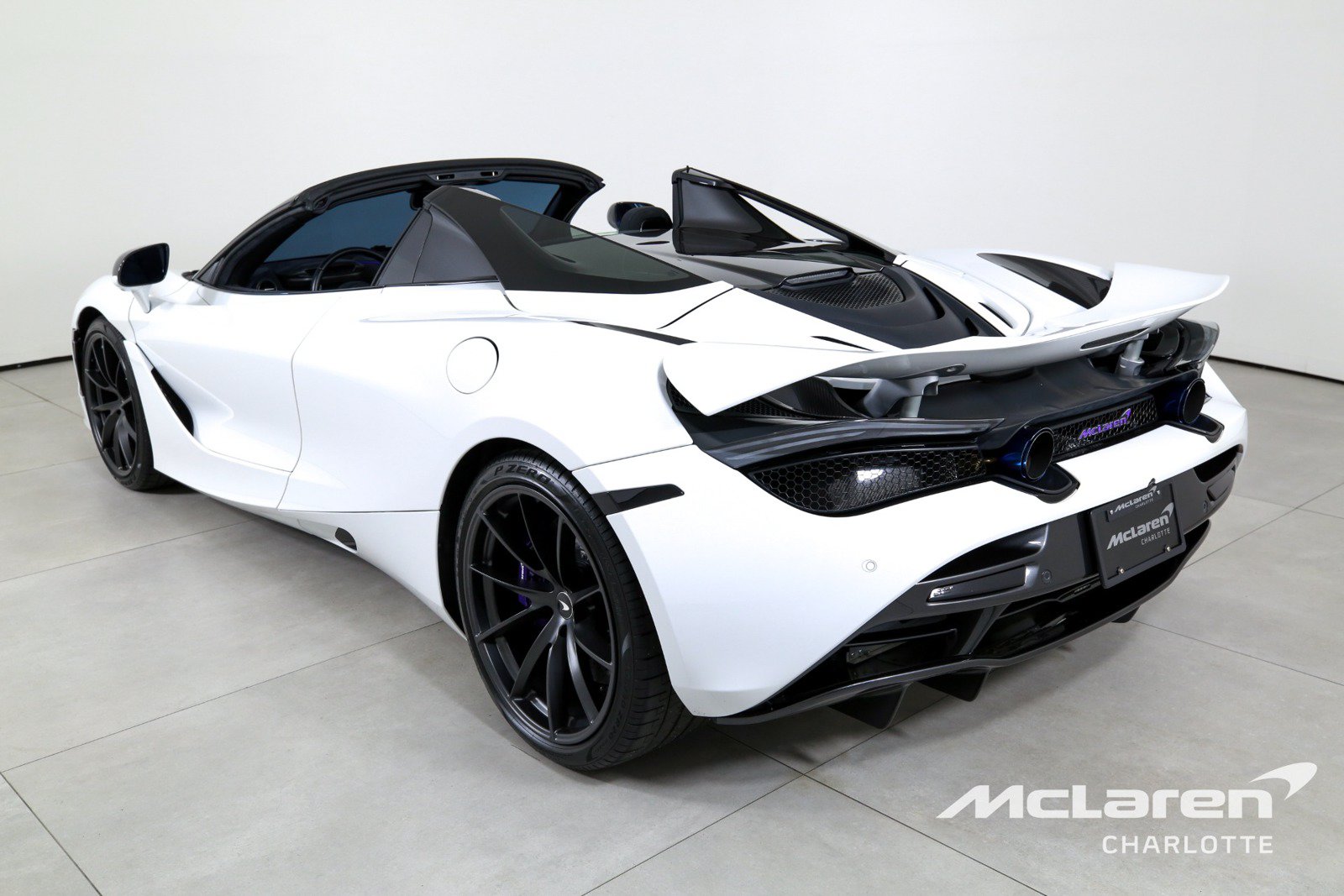 Used 2022 McLaren 720S Spider photo 8