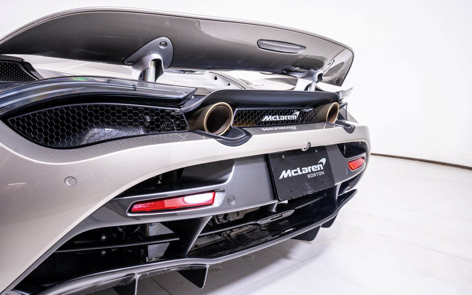 Used 2020 McLaren 720S Performance photo 13