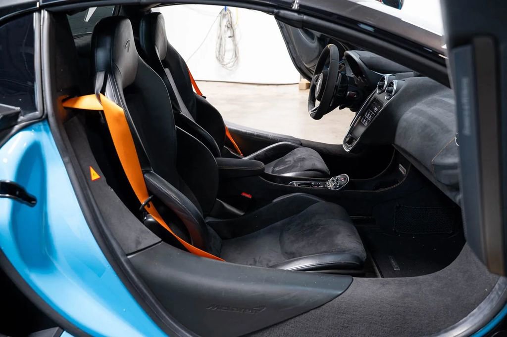 Used 2020 McLaren 600LT Spider photo 31