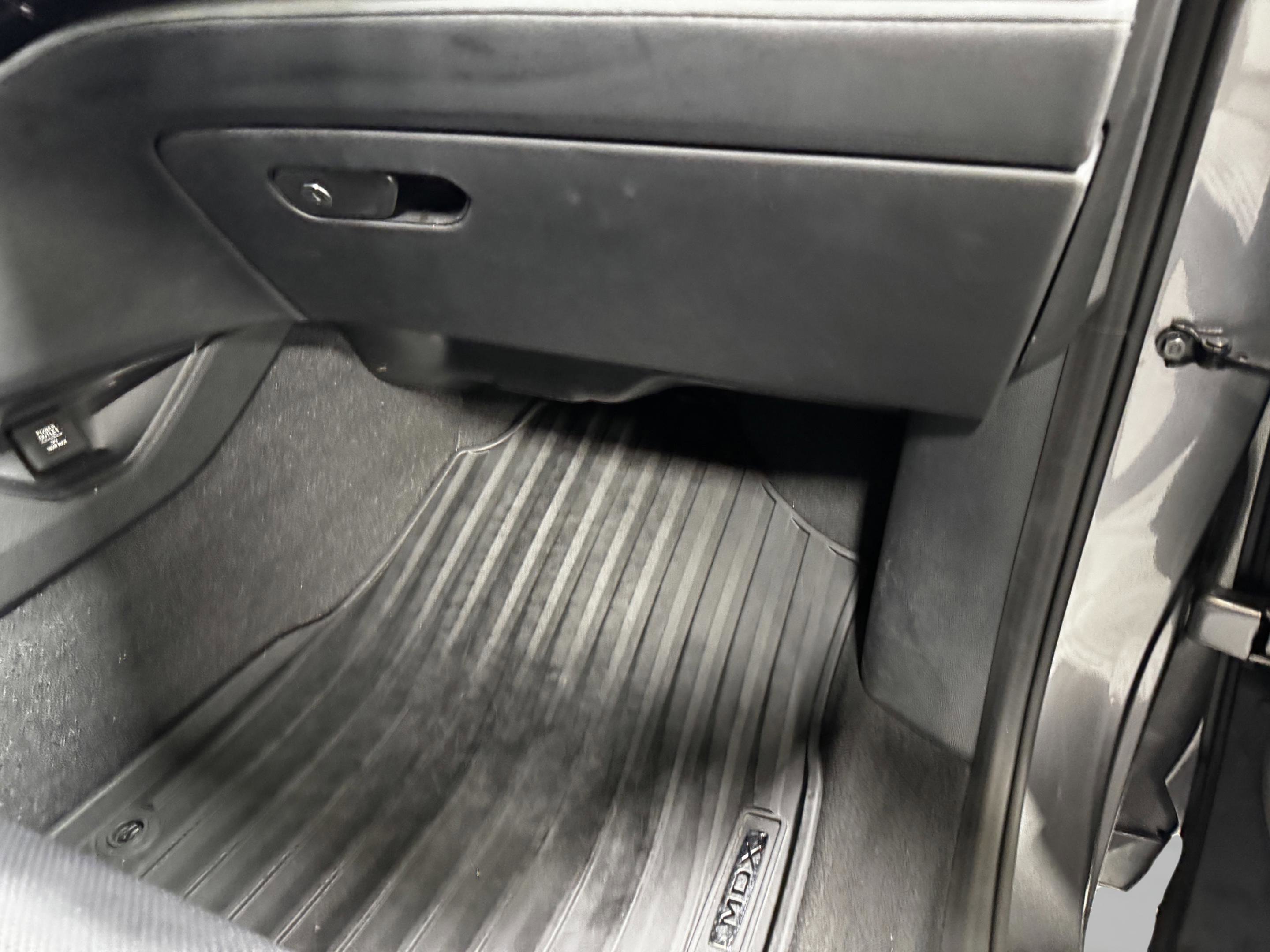 2023 Acura MDX FWD w/ Technology Package