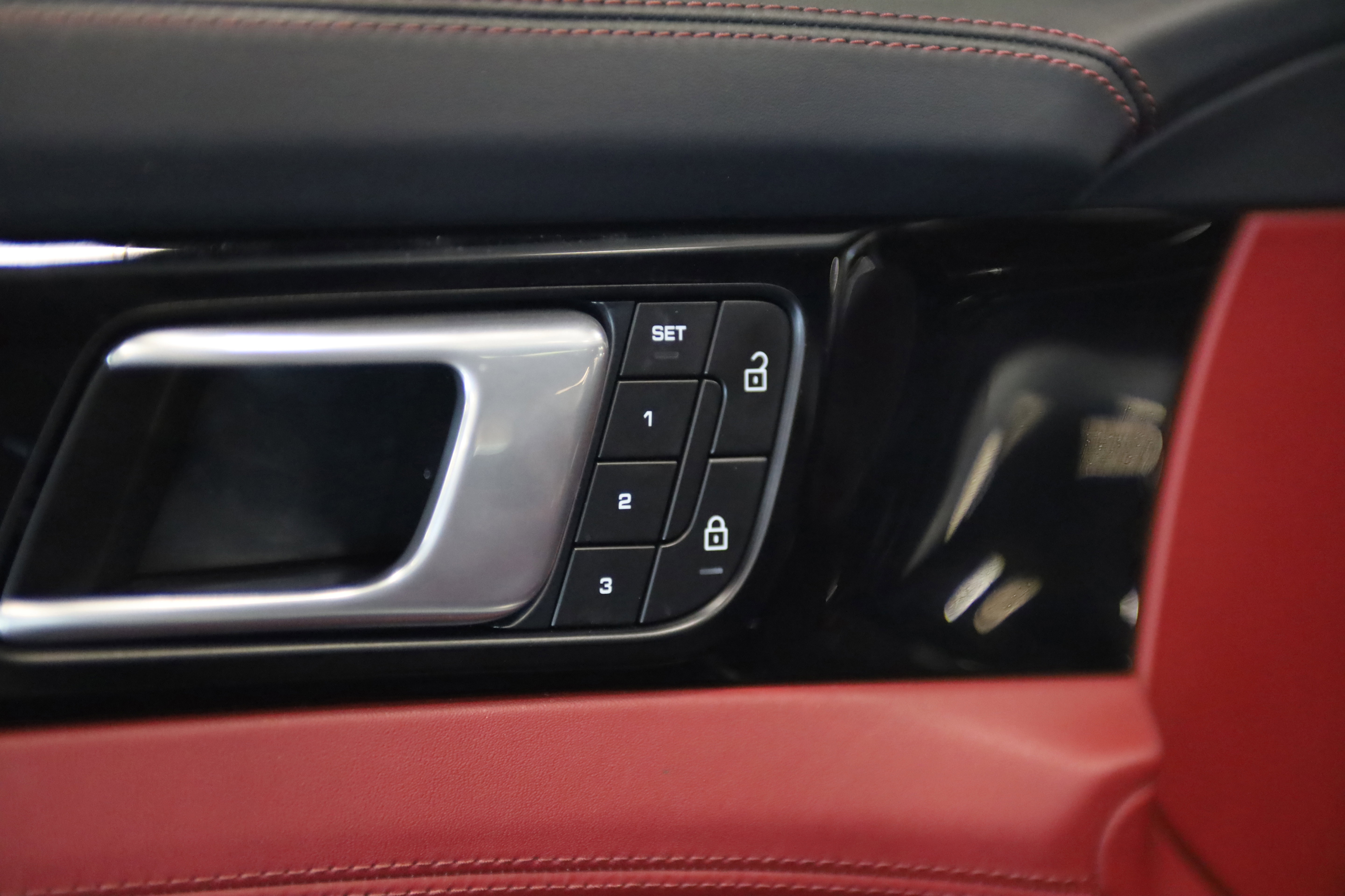 2022 Porsche Panamera 4