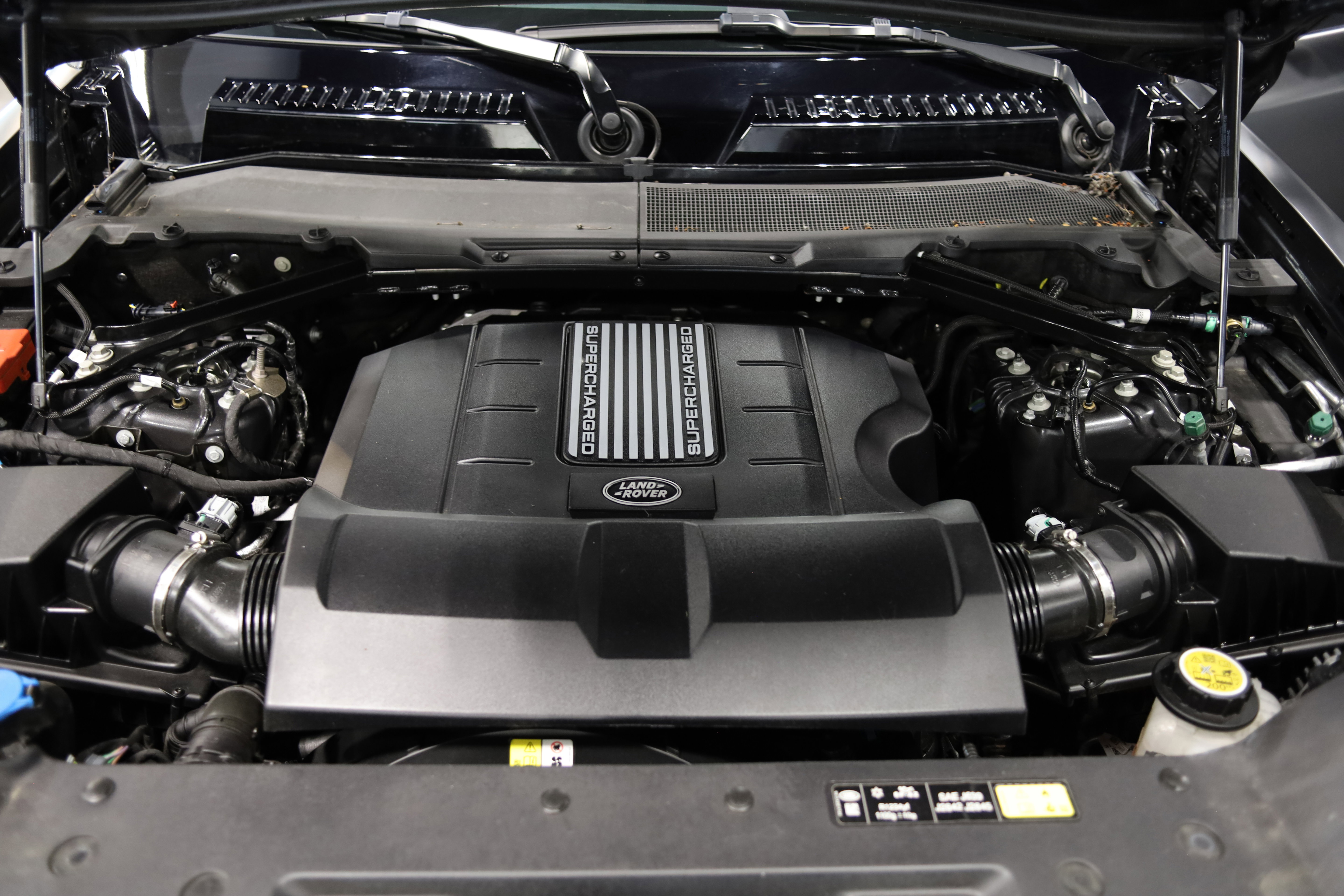 2023 Land Rover Defender 110 Carpathian Edition