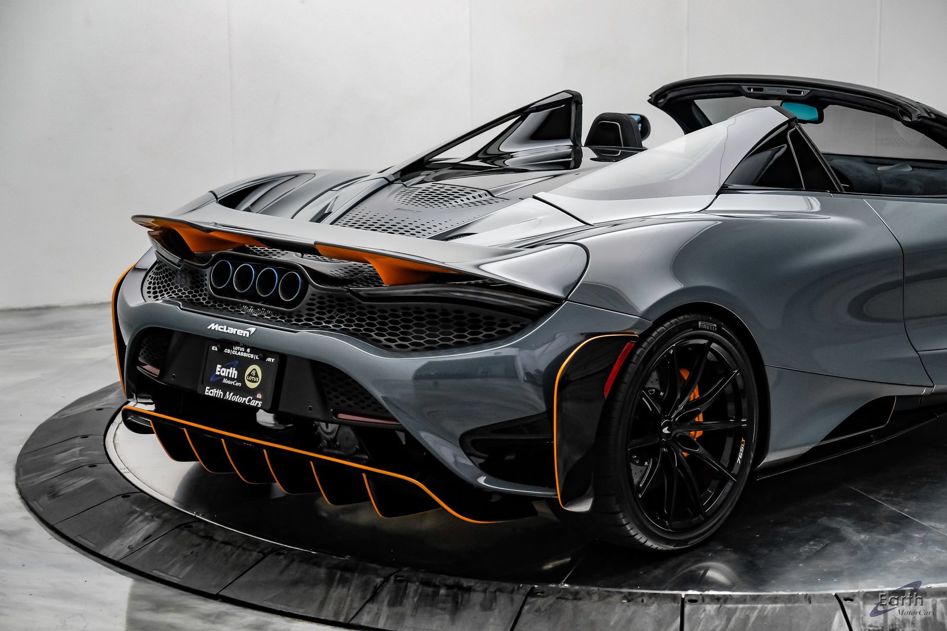 Used 2022 McLaren 765LT photo 26