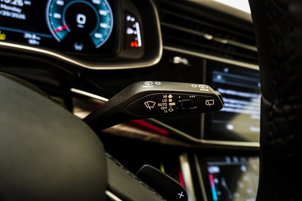 2022 Audi Q8 Premium Plus