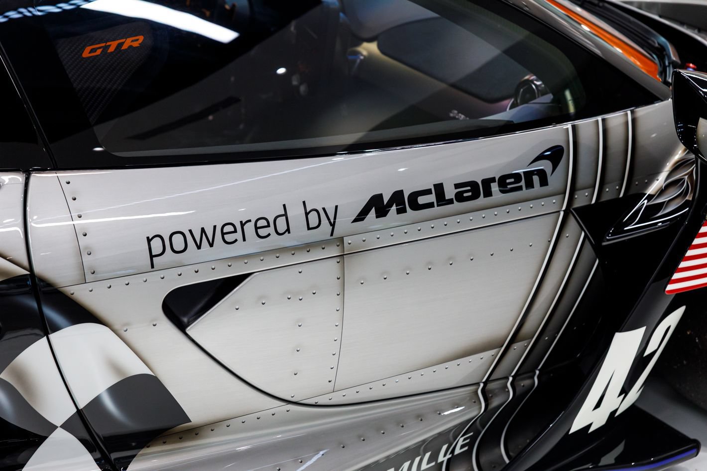 Used 2020 McLaren Senna photo 25
