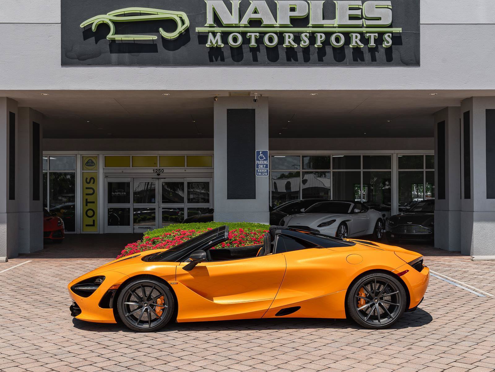 Used 2022 McLaren 720S Performance photo 35