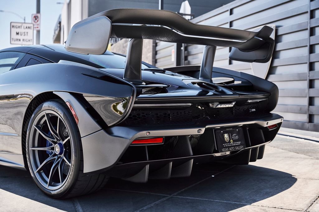 Used 2019 McLaren Senna photo 21