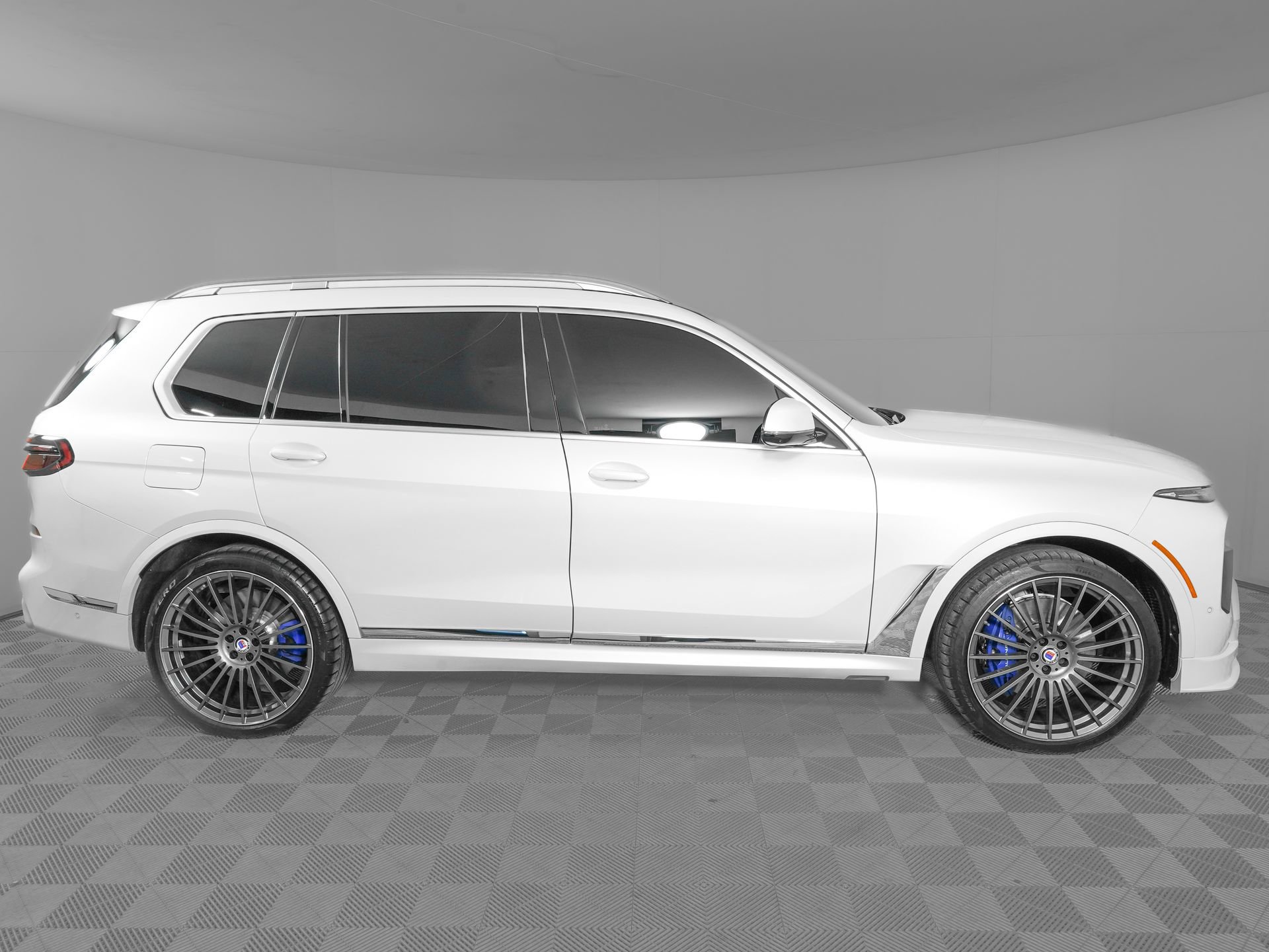 2025 BMW ALPINA XB7