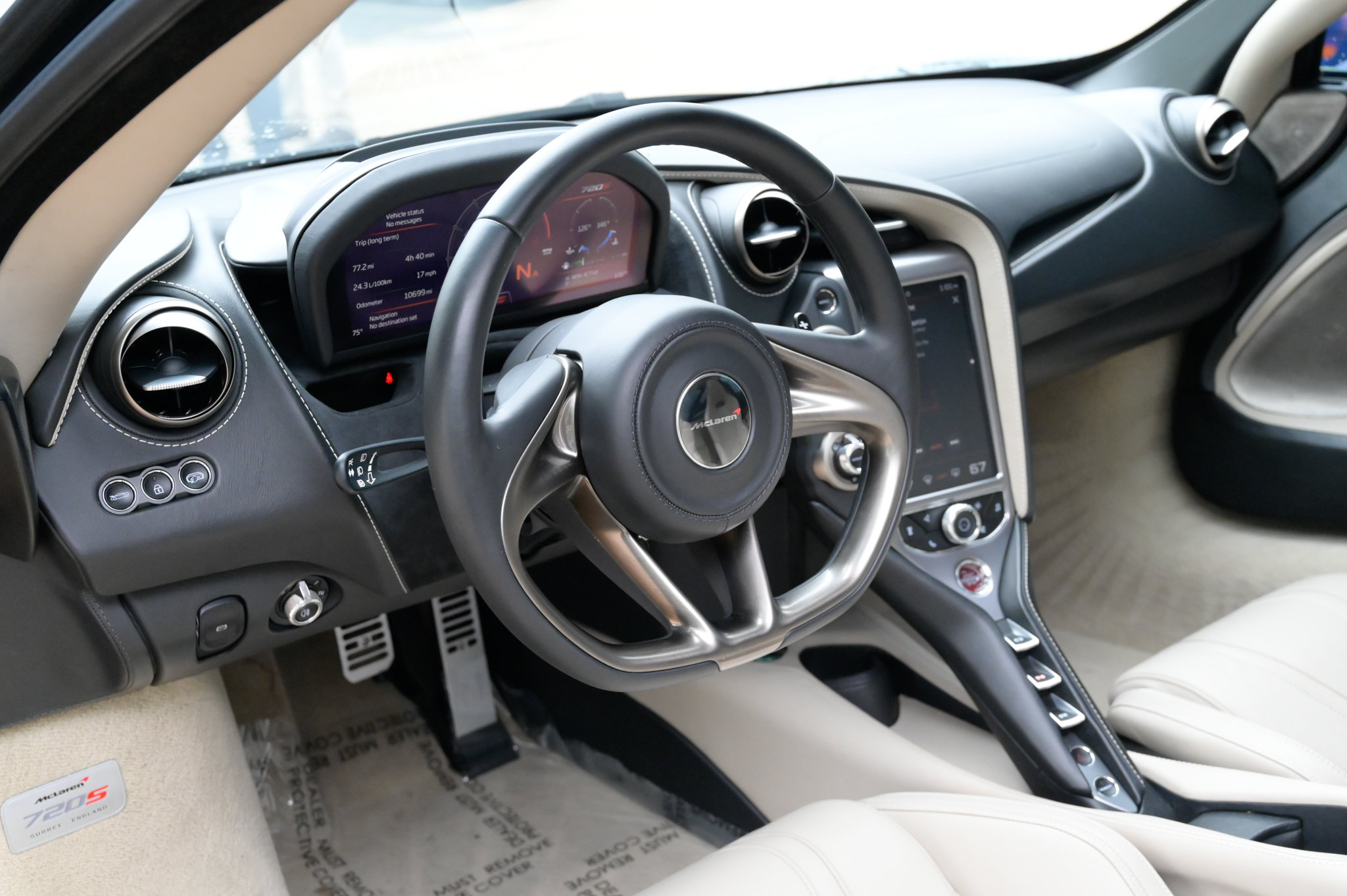 Used 2018 McLaren 720S Luxury photo 16