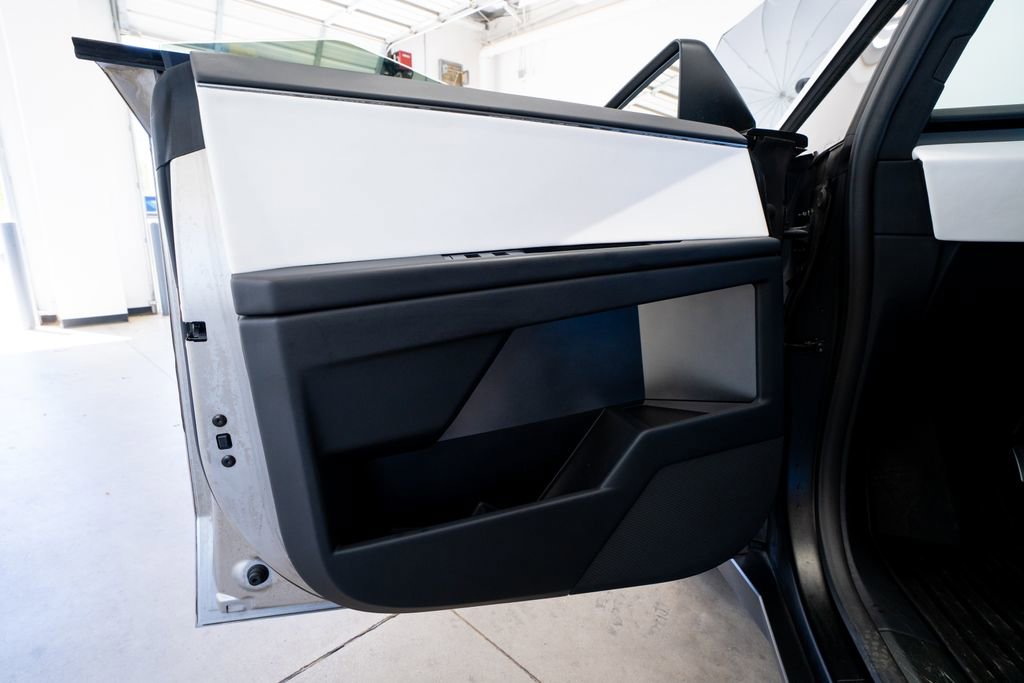 2024 Tesla Cybertruck AWD Crew Cab