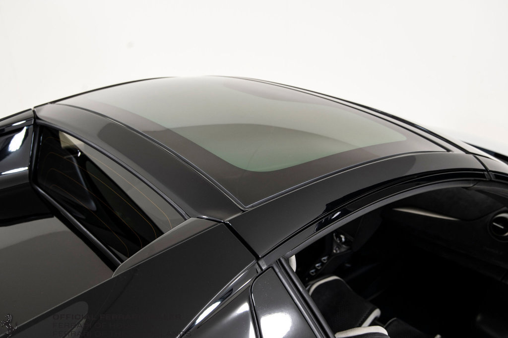 Used 2022 McLaren 765LT photo 38