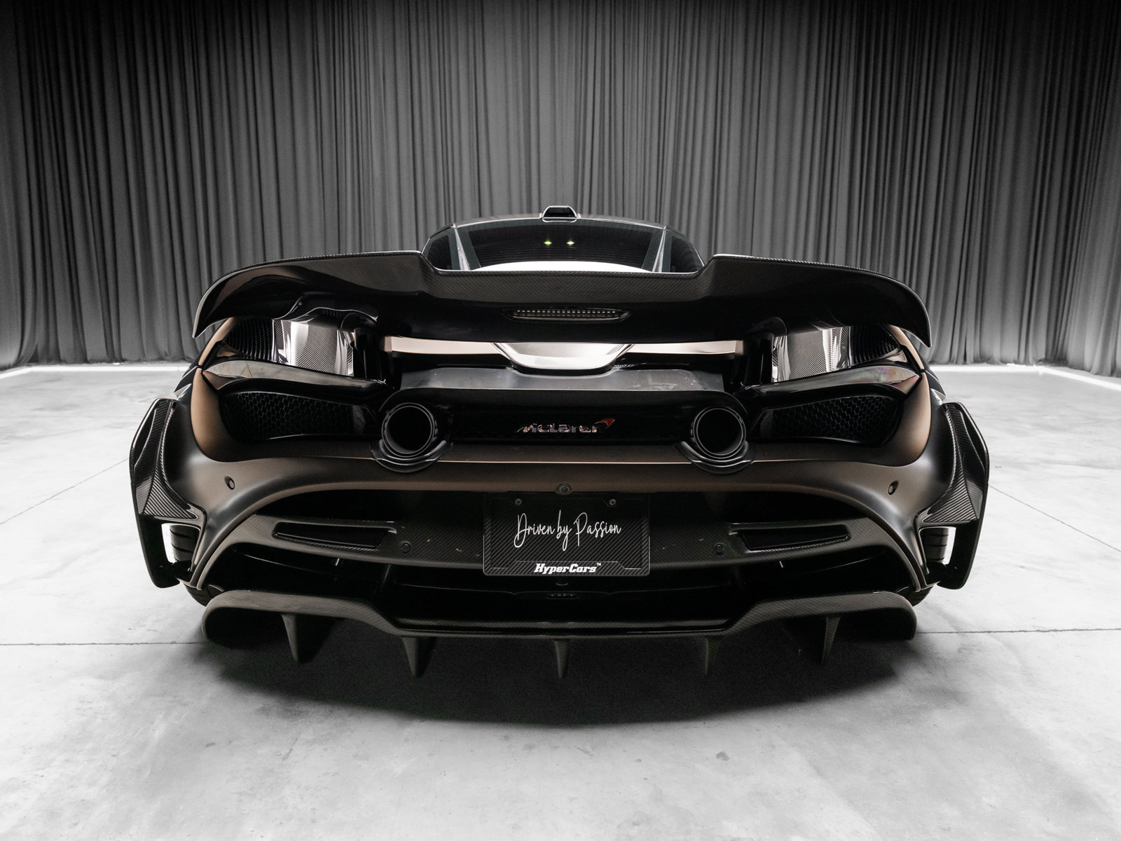 Used 2018 McLaren 720S Luxury photo 17