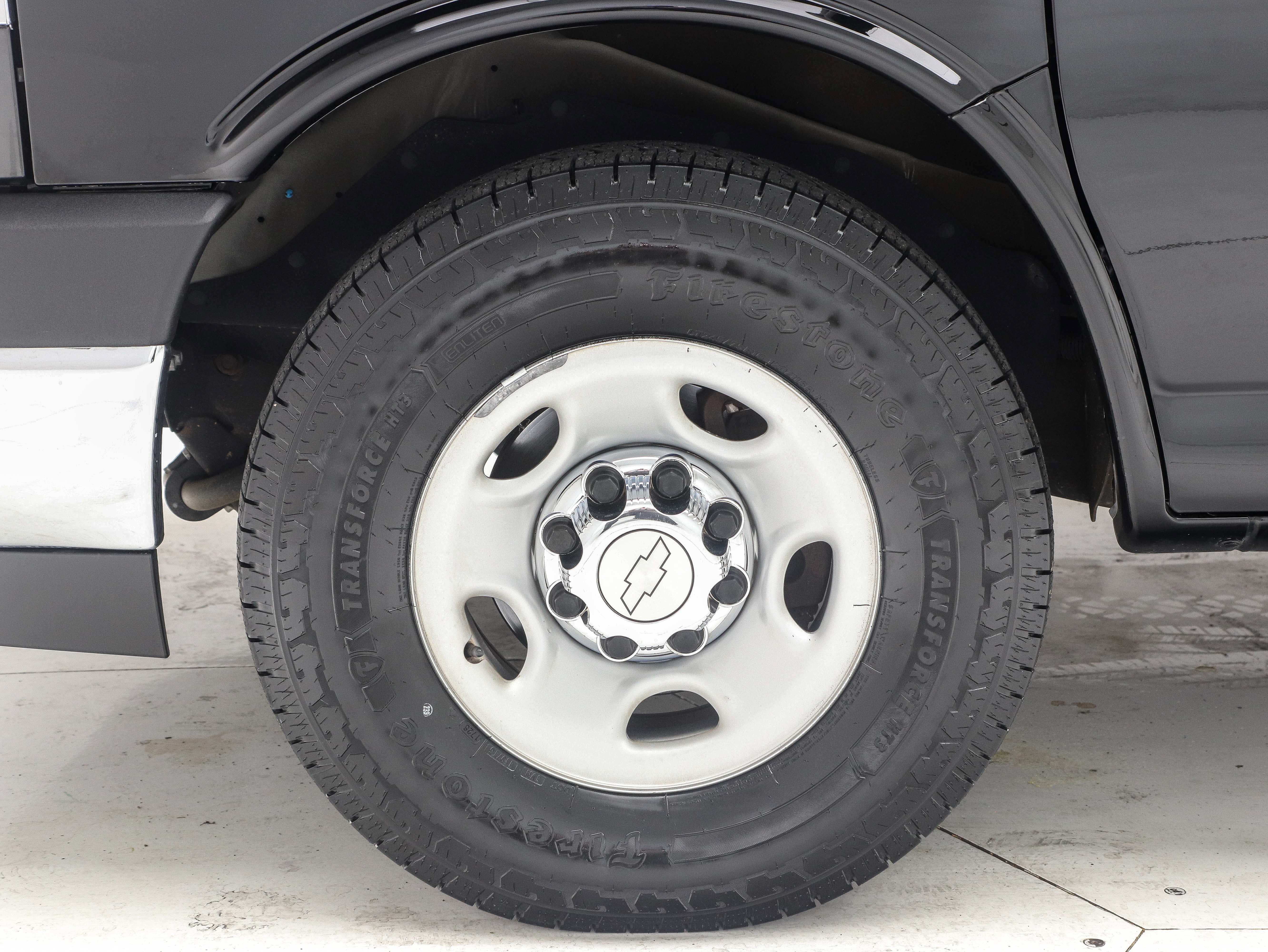 2019 Chevrolet Express Passenger LT - Photo 25